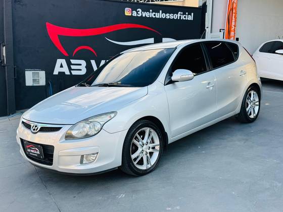 HYUNDAI I30 2.0 MPFI GLS 16V GASOLINA 4P MANUAL HYUNDAI I30 2.0 MPFI GLS 16V GASOLINA 4P MANUAL